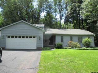 4 Raspberry Dr, Malta, NY 12020
