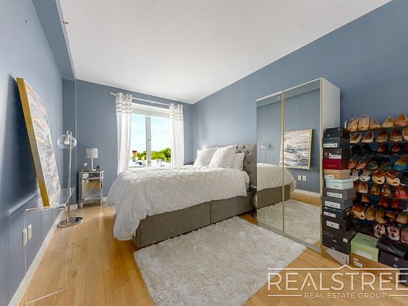 4th image of 541 Washington Ave #609