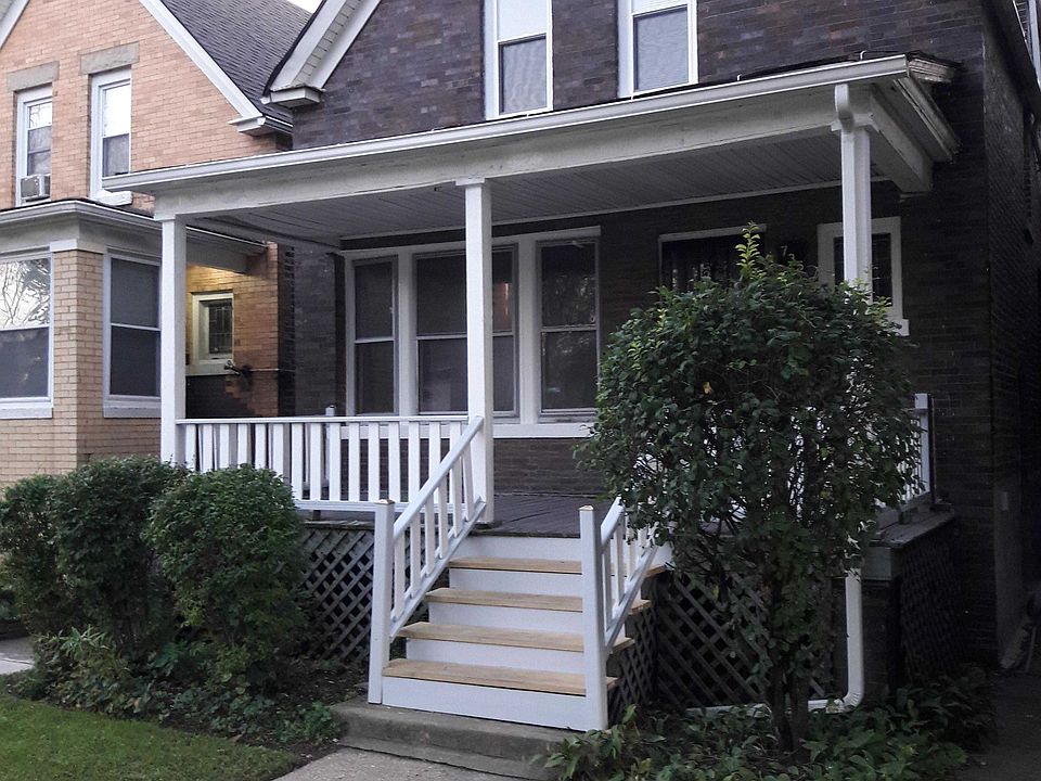 2nd image of 735 E 69th Pl