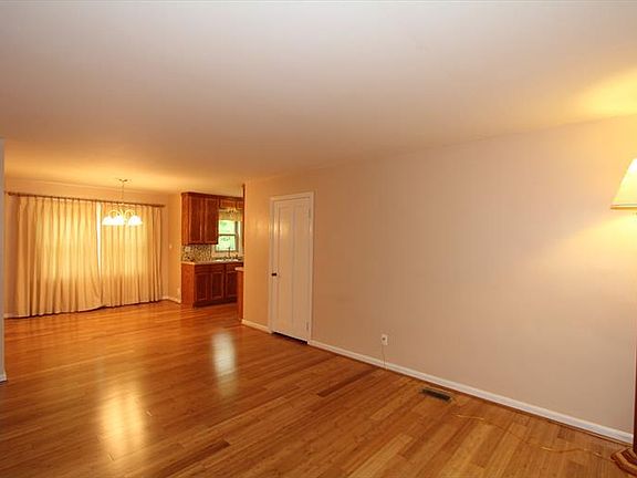 3rd image of 3947 Drew Ave