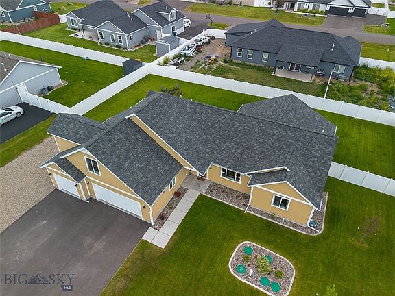 3rd image of 3869 Rosette Ln