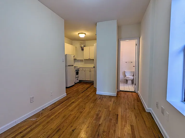506 E 82nd St #16 — Photo 3