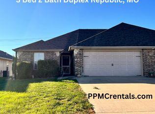 2142 E Timber Oak St, Republic, MO 65738