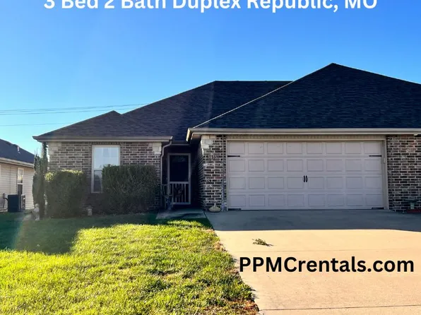 2142 E Timber Oak St, Republic, MO 65738
