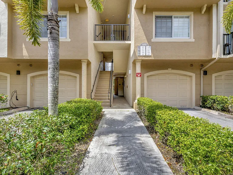 600 Crestwood Ct N #609 — Photo 30
