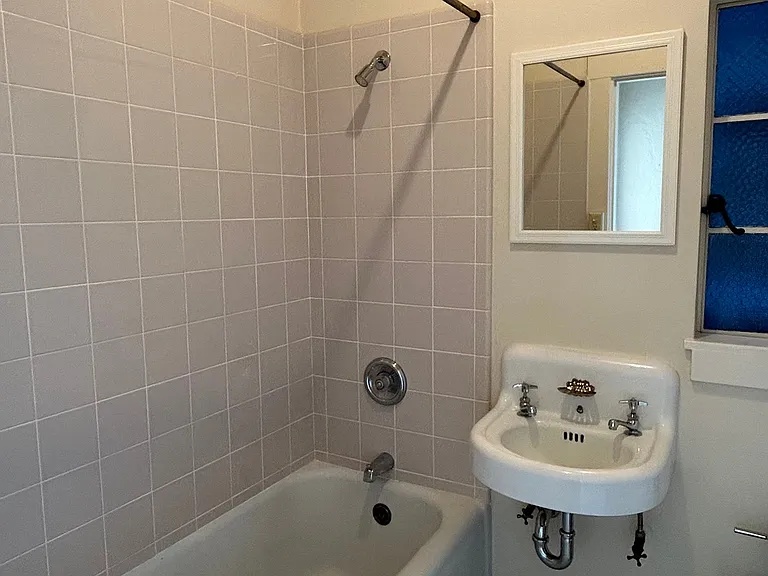 3500 35th Ave #7 — Photo 11