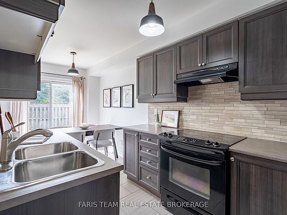 5th image of 49 Cunningham Dr