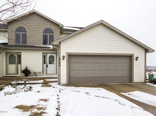 2494 Superior Ln NW, Rochester, MN 55901