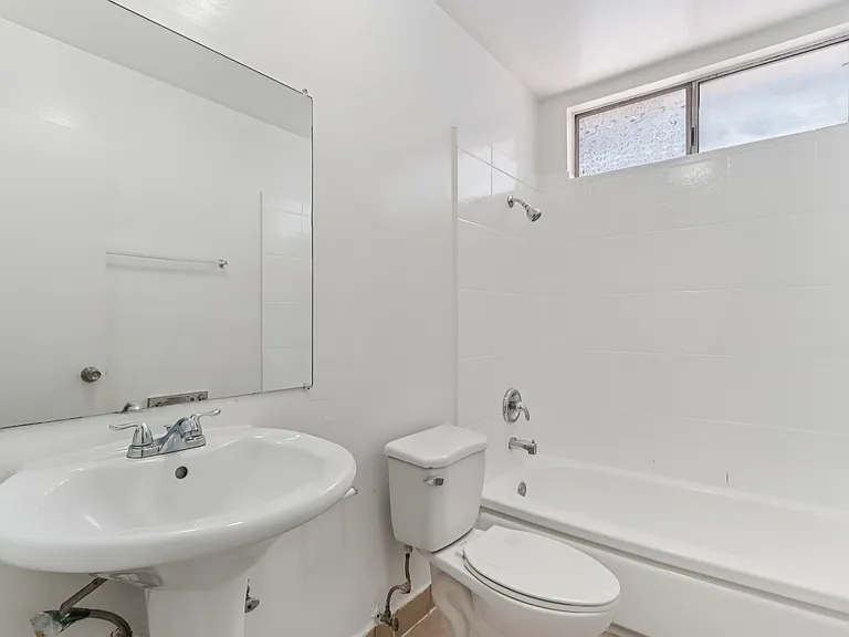 Shermanair Apartments — Photo 22