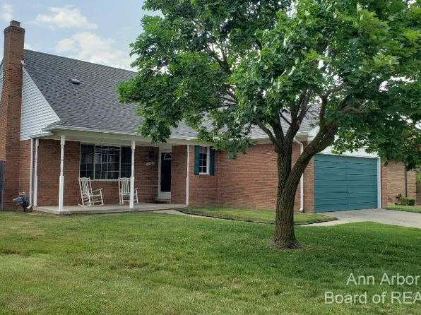 21620 Georgetown Rd, Woodhaven, MI 48183