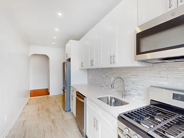 30-06 29th St #6F — Photo 12