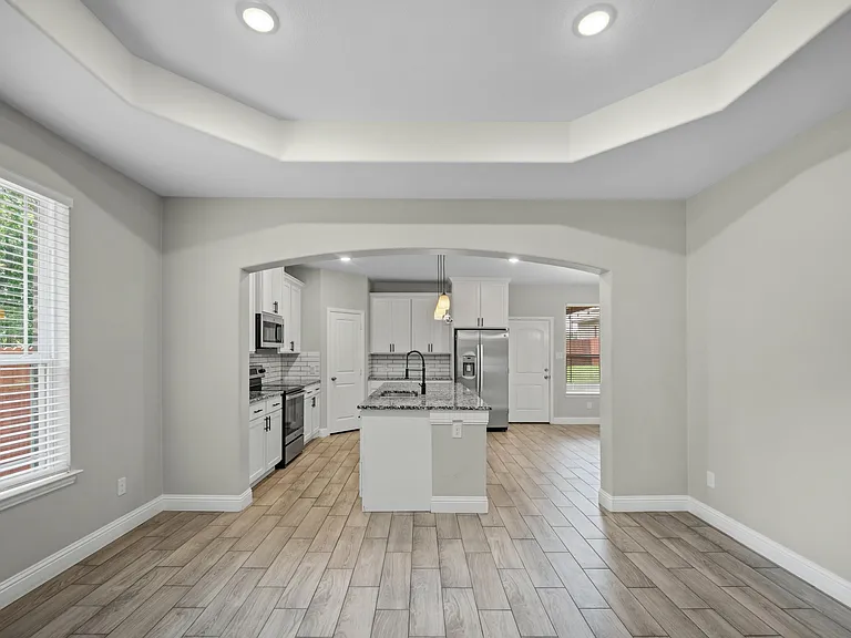 2125 Beaumont St — Photo 11
