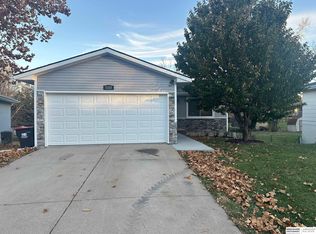 2332 NW 50th St, Lincoln, NE 68524