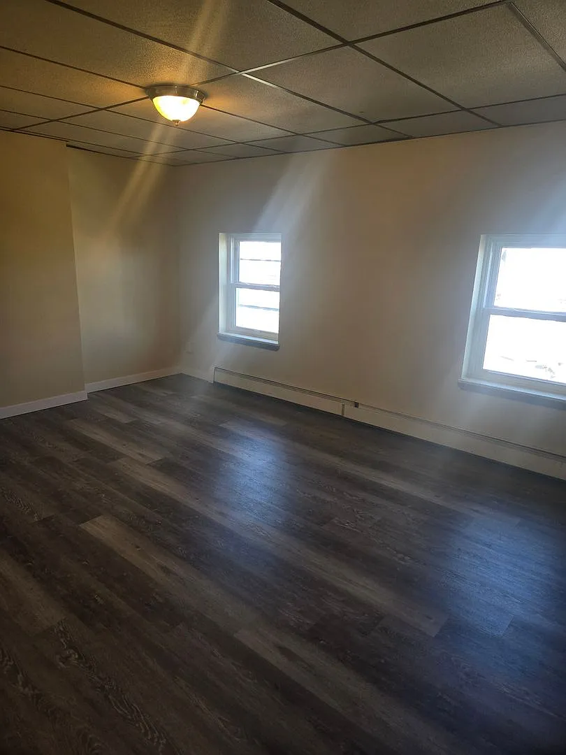 32 N Jefferson St Floor 2 photo 1