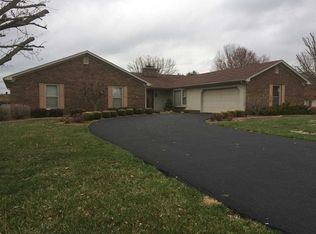 822 Lois Ln, Bowling Green, KY 42104