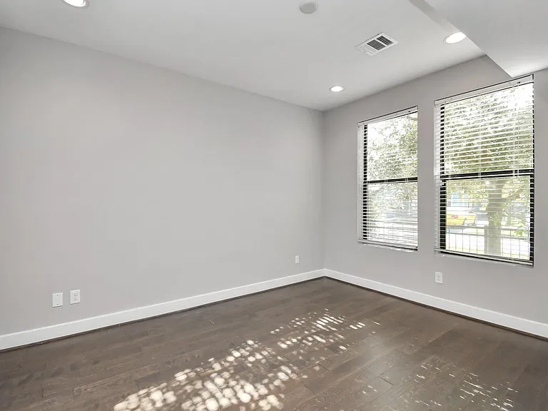 308 Palmer St — Photo 14