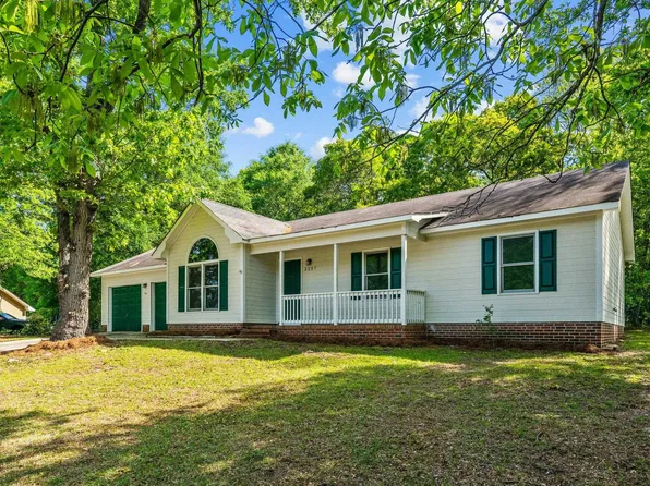 3227 Lynnhaven Dr, Fayetteville, NC 28312