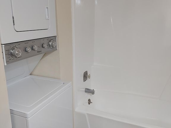 4th image of 1625 S Longford Ln #204