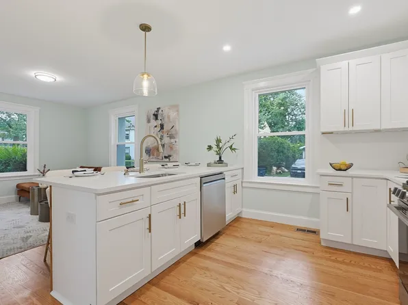 302 Wachusett St, Jamaica Plain, MA 02130