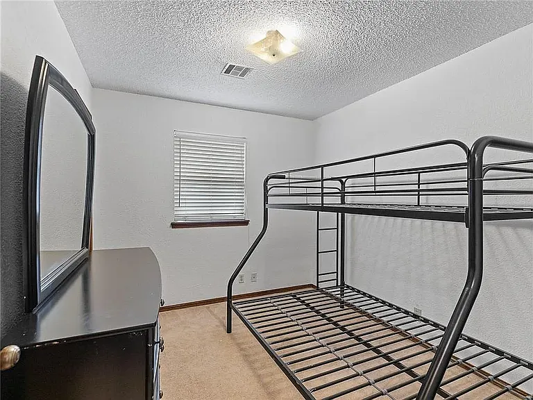534 W Carson Dr — Photo 3