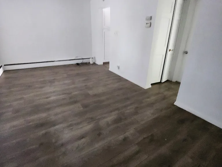 21809 Mac Arthur Blvd — Photo 3