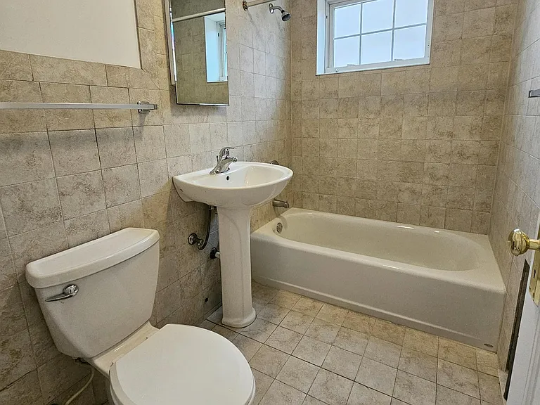 7005 N Ridge Blvd #2W — Photo 15