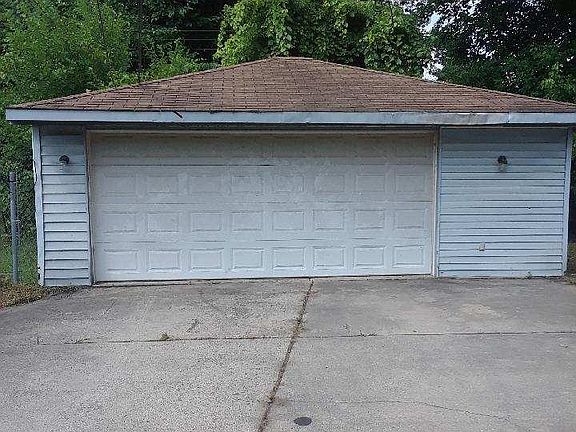 3rd image of 3937 Beniteau St #1