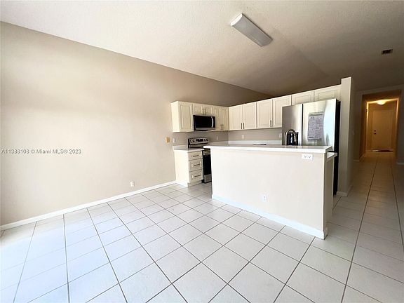 3rd image of 1931 SW 176th Ave