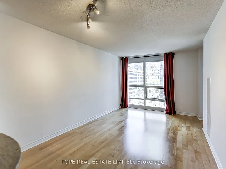763 Bay St #713 — Photo 8