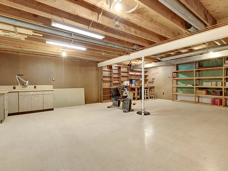 615 Kearney Ct SW — Photo 43