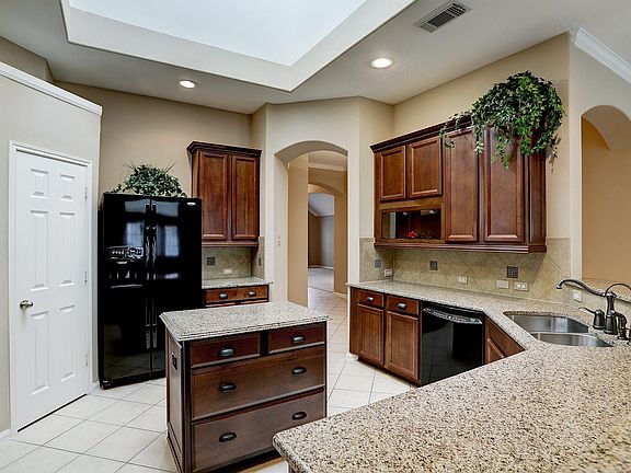 4th image of 26008 Royal Emerald Ln