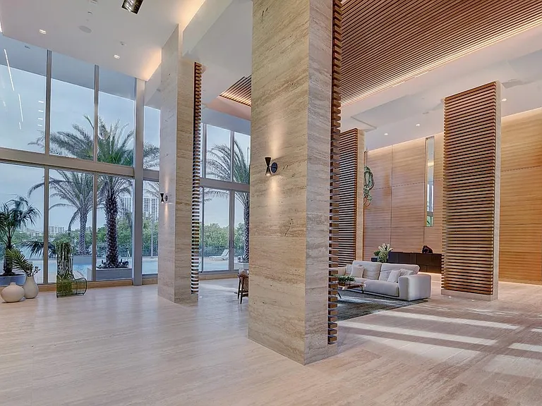 16385 Biscayne Blvd #660 — Photo 12