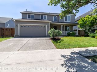 2027 N Heron Dr, Ridgefield, WA 98642
