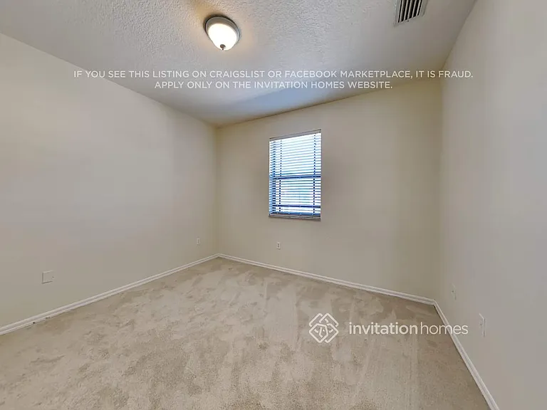 568 NE 35th Ave — Photo 17