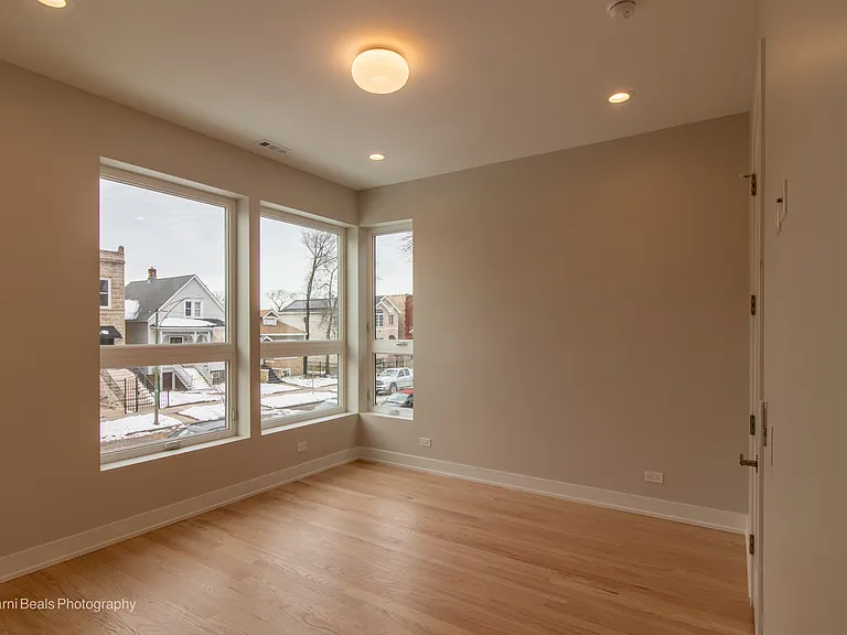 6749 S Langley Ave #B — Photo 14