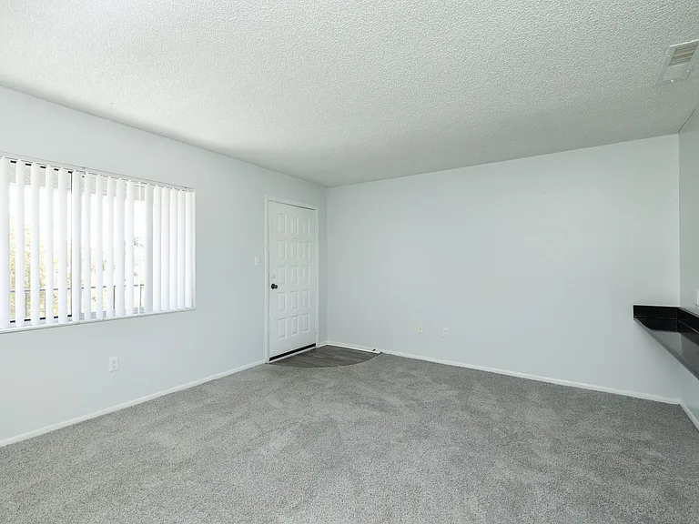 Lakes at Largo Apartments — Photo 14
