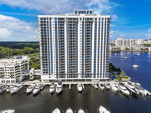 4th image of 17301 Biscayne Blvd APT 304