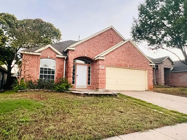 4920 Tulip Ln