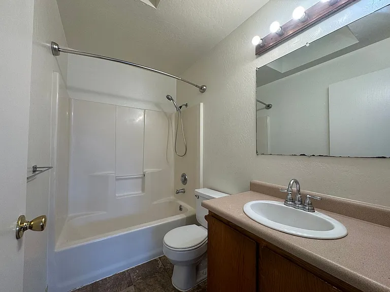 5016 Valley East Blvd — Photo 3