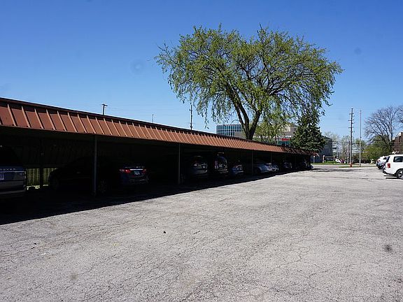 2nd image of 10609 Southwest Hwy