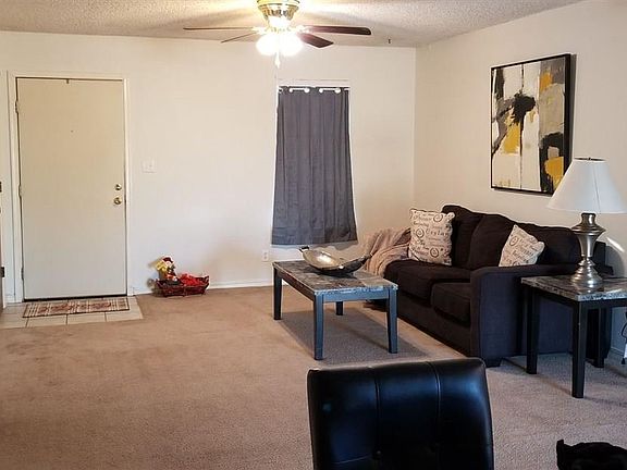 4th image of 1006 S Oak St