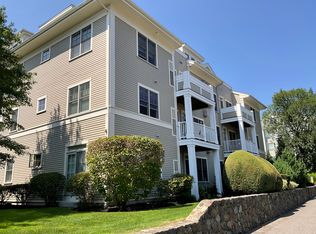 36 Intrepid Cir APT 202, Marblehead, MA 01945