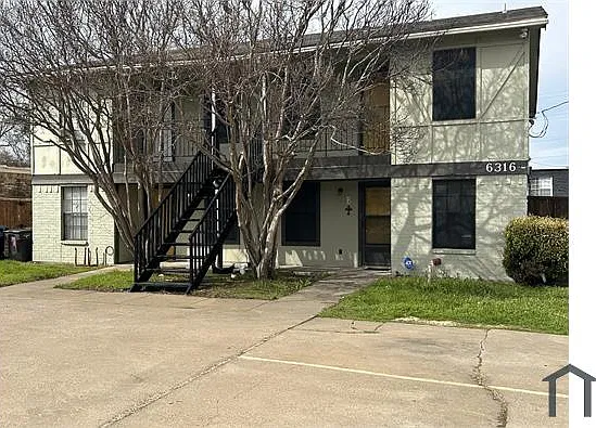 2 bed, 900 sqft, $1,250 — Photo 1