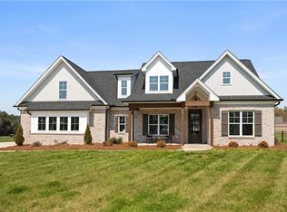 162 Meeting House Ln, Advance, NC 27006