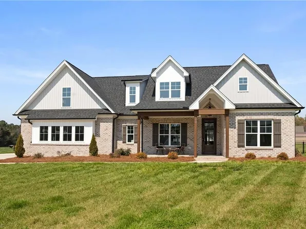 162 Meeting House Ln, Advance, NC 27006