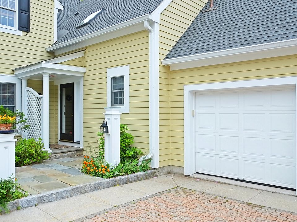 1st image of 25 Wyndham Close