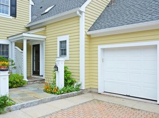 25 Wyndham Close, White Plains, NY 10605