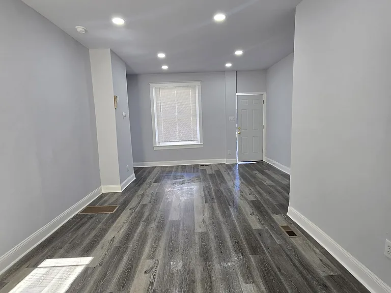 2863 N Stillman St — Photo 5