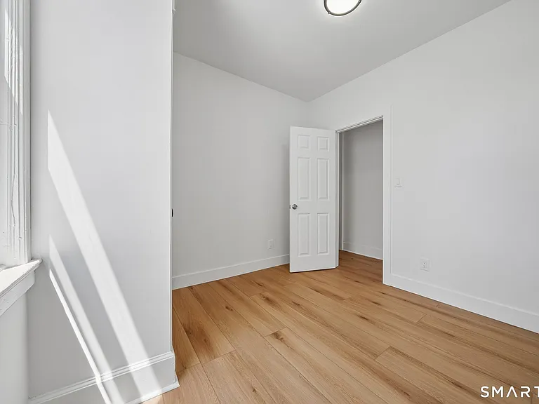 41 Southfield Ave — Photo 10