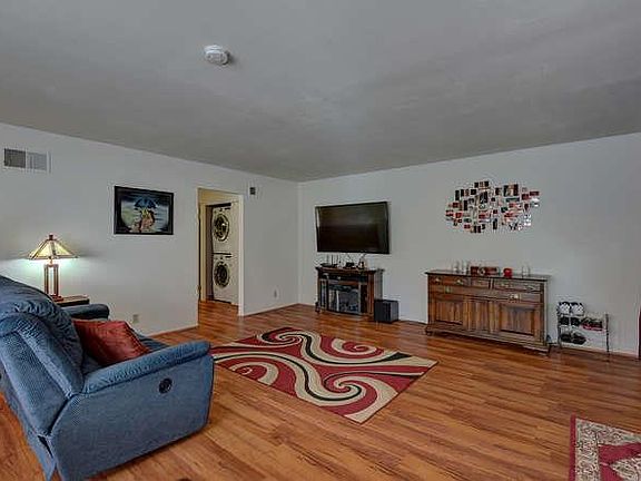 2nd image of 181 Kenbrook Cir